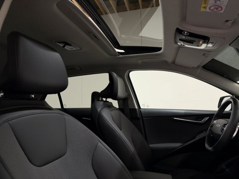 Kia Niro EV Edition 64.8 kWh Pano HUD Camera Carplay Stoel/Stuur verwarming