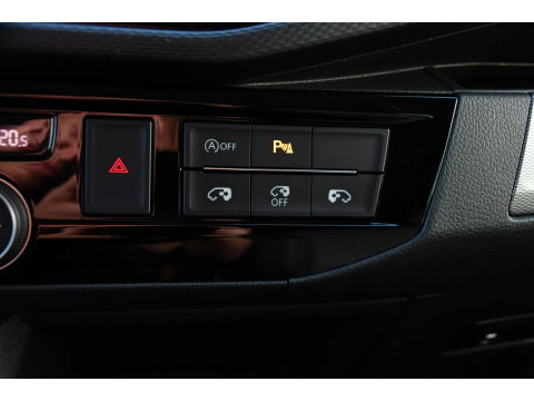 Volkswagen Transporter 2.0 TDI L2H1 30 DC Caravelle FULL OPTIONS! Adaptieve Cruise, Camera, Carplay, 2 x Schuifdeur, Leder, LED, 204pk, Automaat, Clima, Stoelverwarming, Uniek!