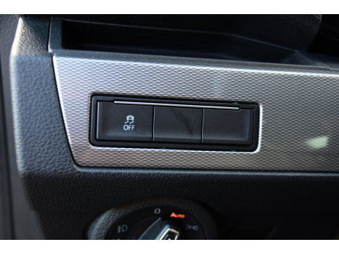 Volkswagen Transporter 2.0 TDI L2H1 30 DC Caravelle FULL OPTIONS! Adaptieve Cruise, Camera, Carplay, 2 x Schuifdeur, Leder, LED, 204pk, Automaat, Clima, Stoelverwarming, Uniek!