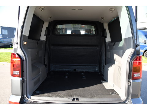 Volkswagen Transporter 2.0 TDI L2H1 30 DC Caravelle FULL OPTIONS! Adaptieve Cruise, Camera, Carplay, 2 x Schuifdeur, Leder, LED, 204pk, Automaat, Clima, Stoelverwarming, Uniek!