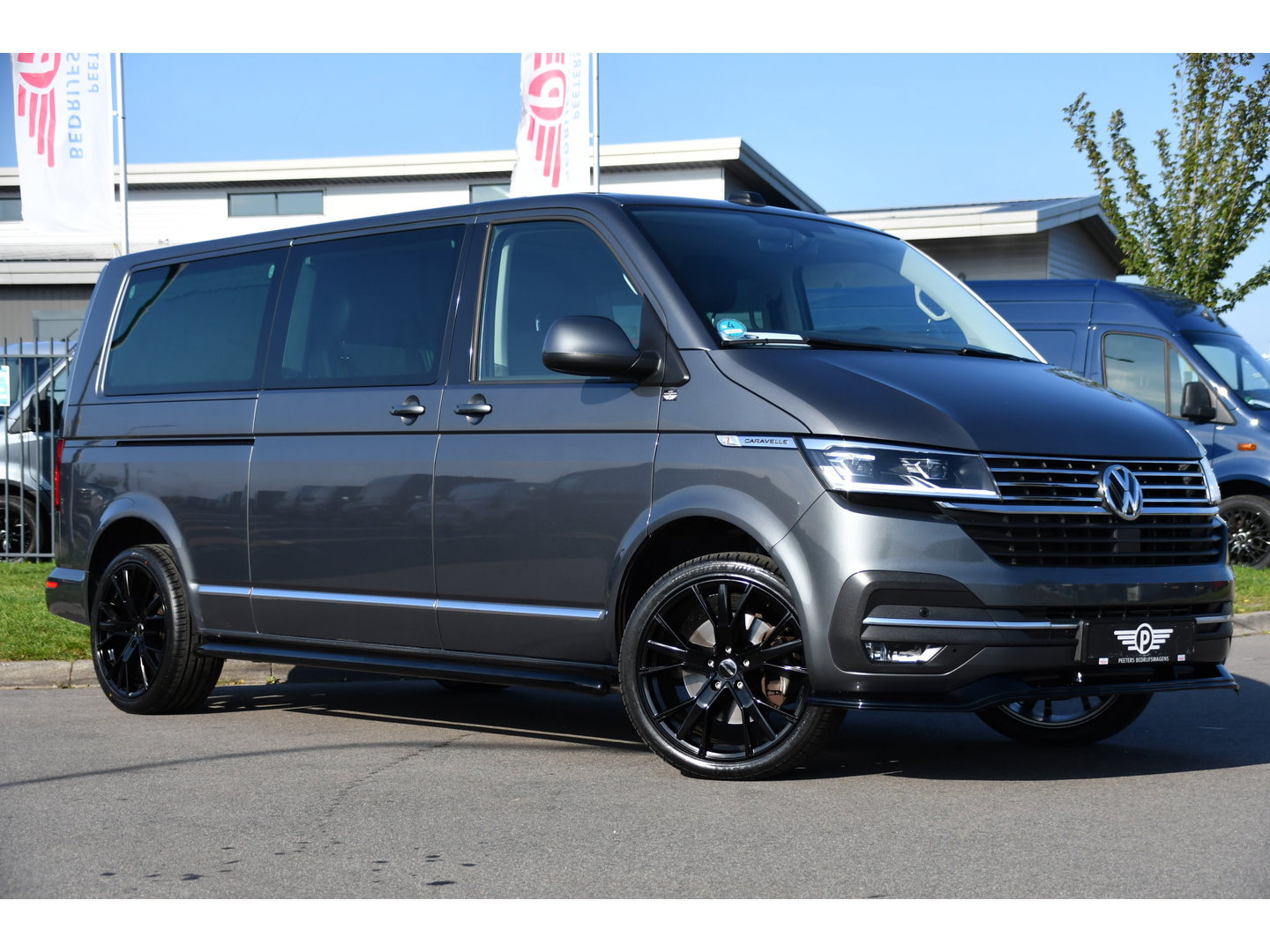 Volkswagen Transporter 2.0 TDI L2H1 30 DC Caravelle FULL OPTIONS! Adaptieve Cruise, Camera, Carplay, 2 x Schuifdeur, Leder, LED, 204pk, Automaat, Clima, Stoelverwarming, Uniek!