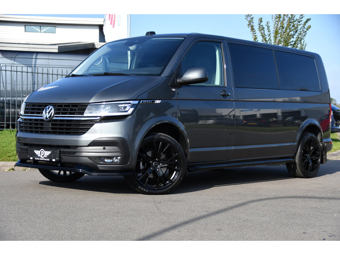 Volkswagen Transporter 2.0 TDI L2H1 30 DC Bulli Virtual, Adpatieve Cruise, Carplay, LED, Leder, Stoelverwarming, Trekhaak, Automaat, Uniek!