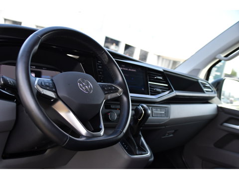Volkswagen Transporter 2.0 TDI L2H1 30 DC Bulli Virtual, Adpatieve Cruise, Carplay, LED, Leder, Stoelverwarming, Trekhaak, Automaat, Uniek!