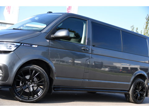 Volkswagen Transporter 2.0 TDI L2H1 30 DC Bulli Virtual, Adpatieve Cruise, Carplay, LED, Leder, Stoelverwarming, Trekhaak, Automaat, Uniek!