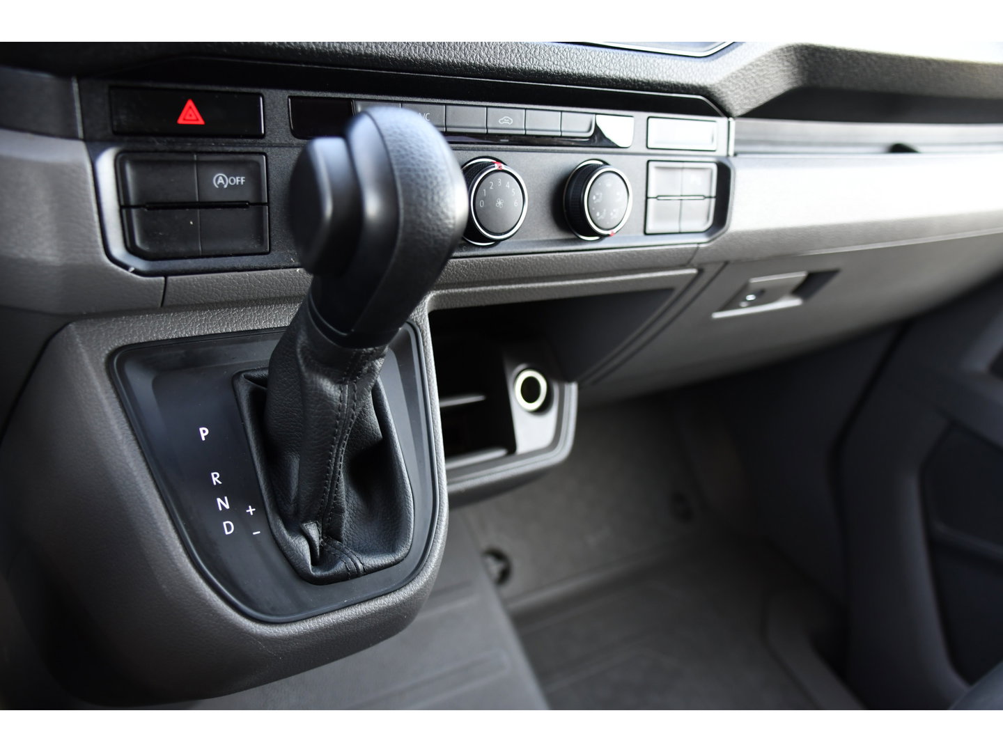MAN TGE 3.180 35 2.0 L3H2 DC PB Edition Camera, Cruise, Carplay, LED, 177pk, Automaat, Sensoren, Multimedia, Uniek!