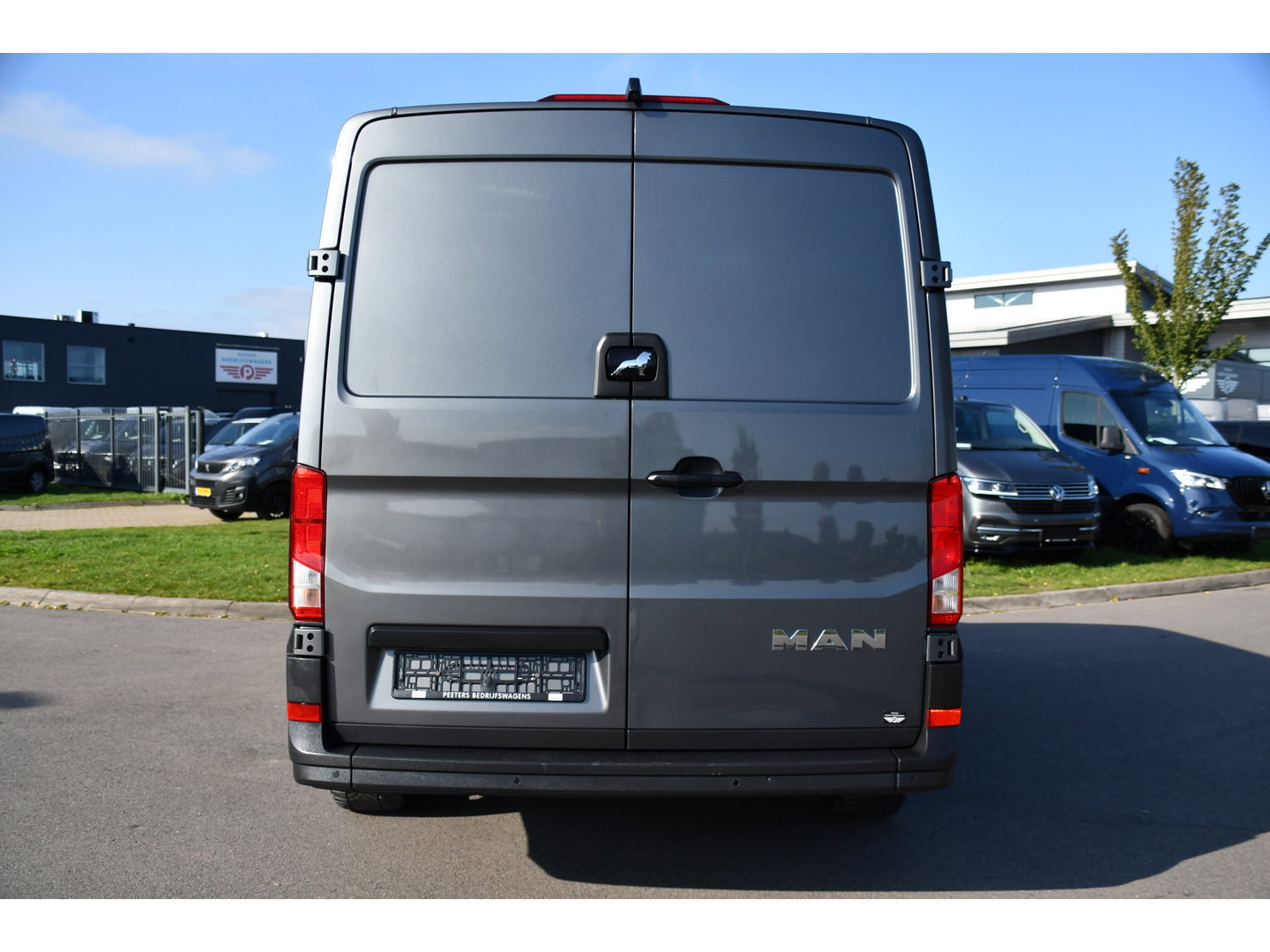 MAN TGE 3.180 35 2.0 L3H2 DC PB Edition Camera, Cruise, Carplay, LED, 177pk, Automaat, Sensoren, Multimedia, Uniek!
