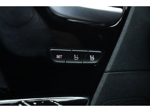 Kia e-Niro 64 kWh | SOH 100% | Rijklaar! | Leder | Stoelventilatie | Camera | Adapt. Cruise | All Seasons