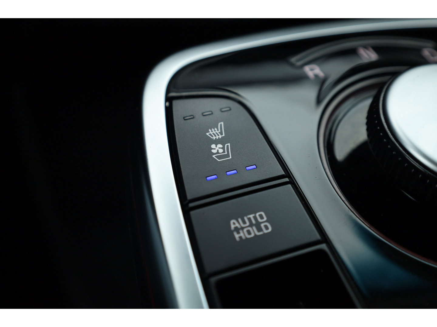 Kia e-Niro 64 kWh | SOH 100% | Rijklaar! | Leder | Stoelventilatie | Camera | Adapt. Cruise | All Seasons