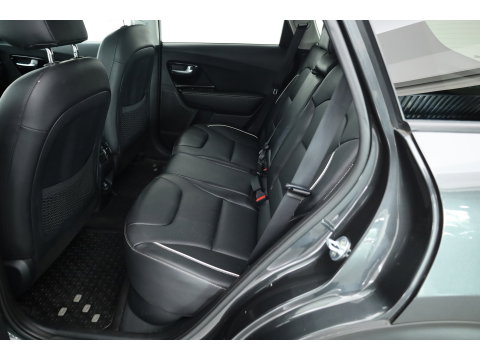 Kia e-Niro 64 kWh | SOH 100% | Rijklaar! | Leder | Stoelventilatie | Camera | Adapt. Cruise | All Seasons