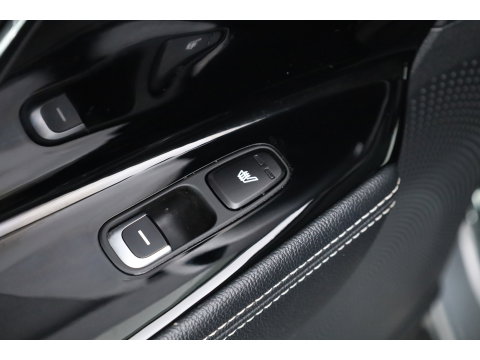 Kia e-Niro 64 kWh | SOH 100% | Rijklaar! | Leder | Stoelventilatie | Camera | Adapt. Cruise | All Seasons