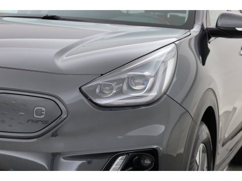 Kia e-Niro 64 kWh | SOH 100% | Rijklaar! | Leder | Stoelventilatie | Camera | Adapt. Cruise | All Seasons