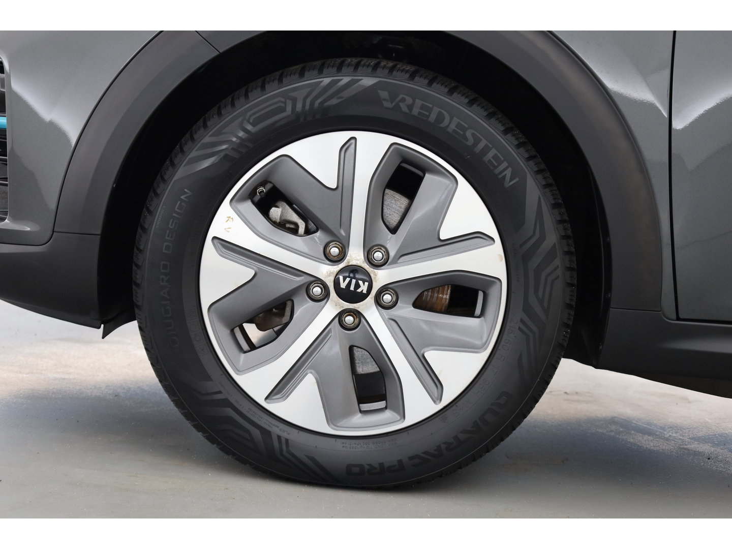 Kia e-Niro 64 kWh | SOH 100% | Rijklaar! | Leder | Stoelventilatie | Camera | Adapt. Cruise | All Seasons