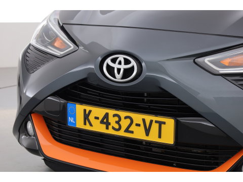 Toyota Aygo 1.0 VVT-i x-JBL | Rijklaar! | Apple CarPlay | Camera | Clima | All Seasons |