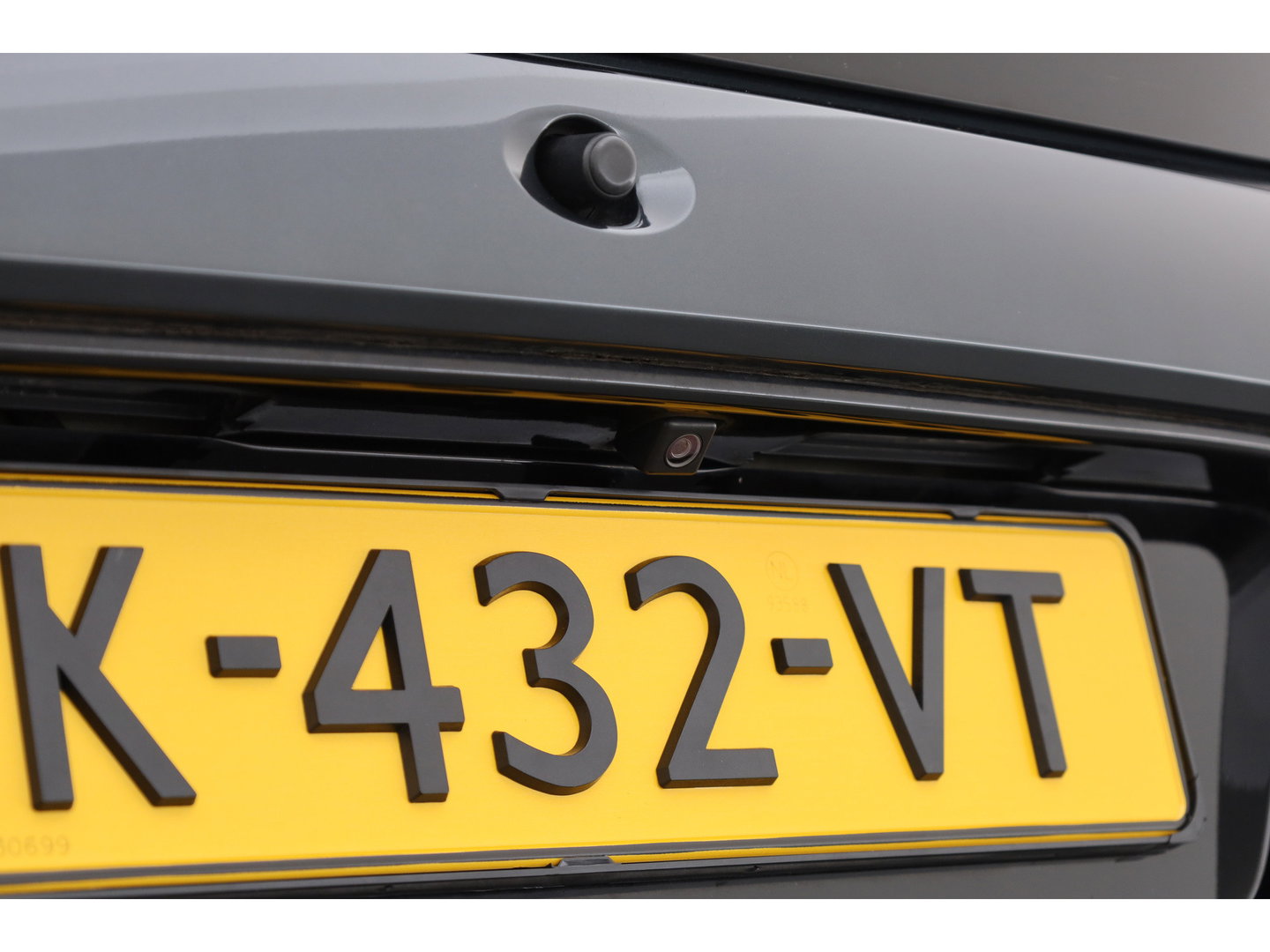 Toyota Aygo 1.0 VVT-i x-JBL | Rijklaar! | Apple CarPlay | Camera | Clima | All Seasons |