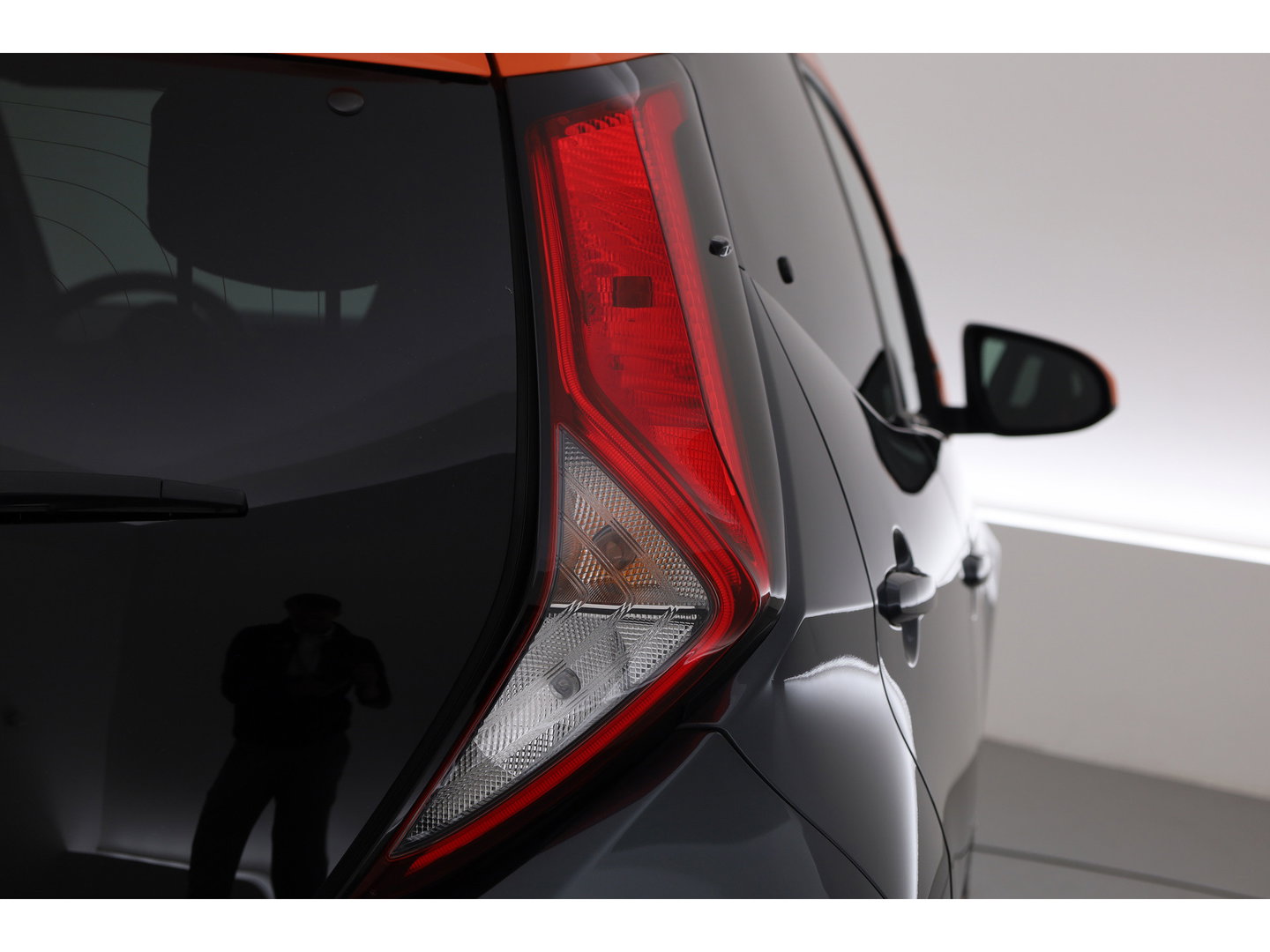 Toyota Aygo 1.0 VVT-i x-JBL | Rijklaar! | Apple CarPlay | Camera | Clima | All Seasons |