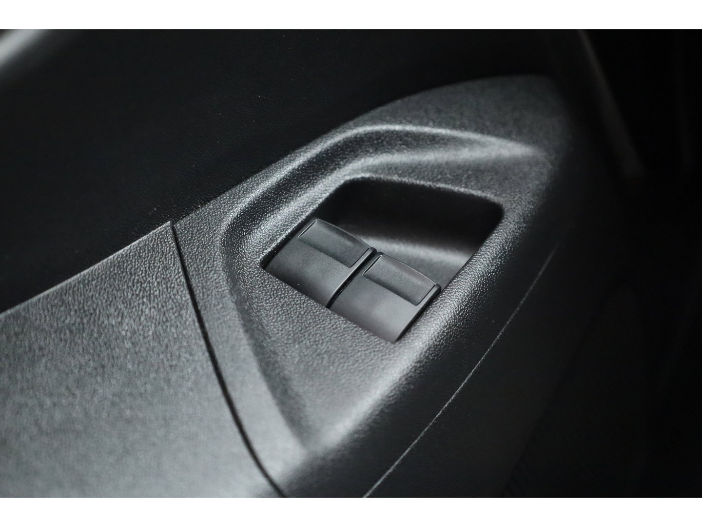 Toyota Aygo 1.0 VVT-i x-JBL | Rijklaar! | Apple CarPlay | Camera | Clima | All Seasons |
