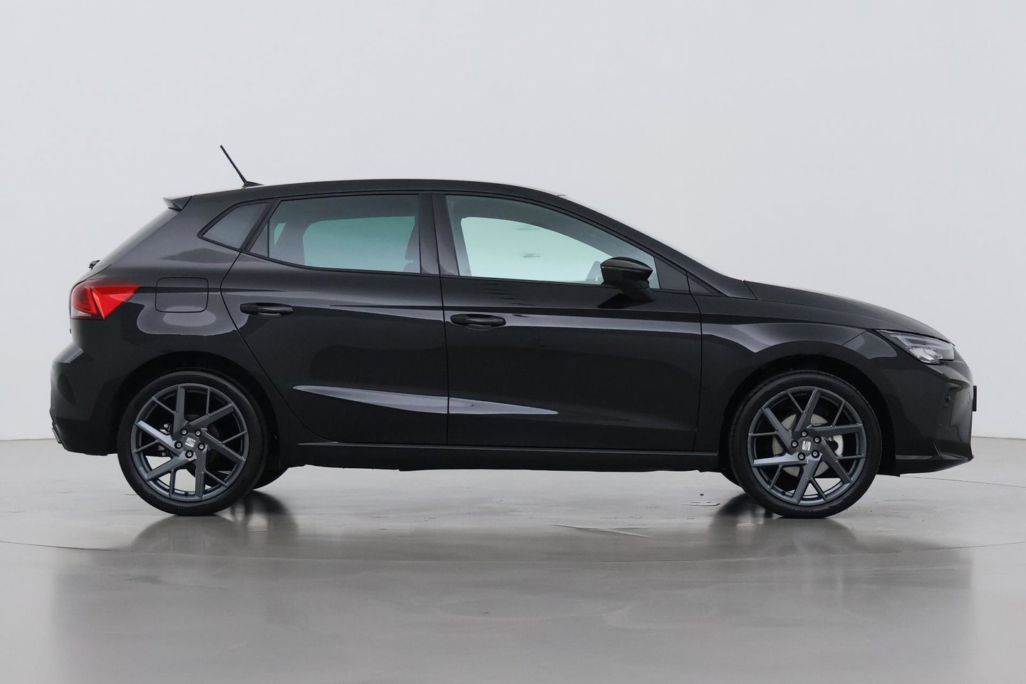 SEAT Ibiza 1.0 EcoTSI FR Business Connect | ACC | Stoelverwarming | Camera | Blind Spot | Keyless | Getint Glas | 18 Inch