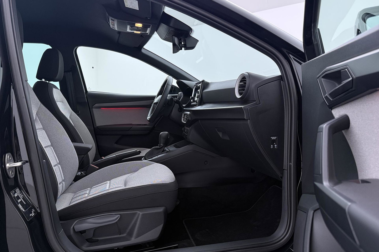 SEAT Ibiza 1.0 EcoTSI FR Business Connect | ACC | Stoelverwarming | Camera | Blind Spot | Keyless | Getint Glas | 18 Inch