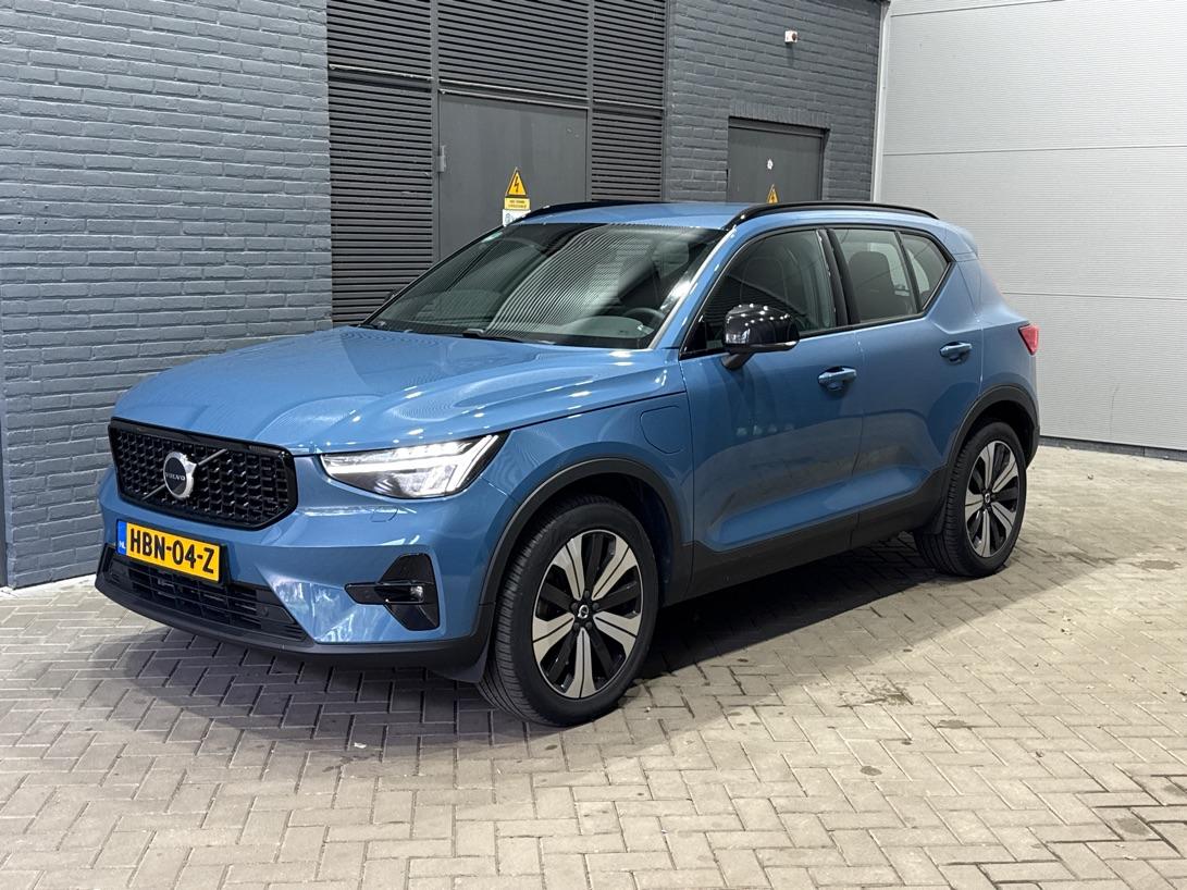 Volvo XC40 T4 Plus Dark | Harman/Kardon | Trekhaak | Camera | Keyless | Stoel+Stuurverwarming | 19 Inch