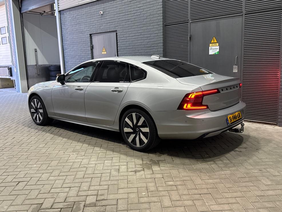 Volvo S90 2.0 B5 Ultimate Dark | Bowers&Wilkins | Luchtvering | Panoramadak | Trekhaak | 360° Camera | Head-Up | Stoel+Stuurverwarming | ACC