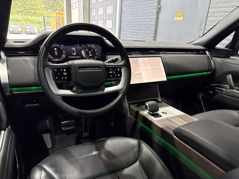 Land Rover Range Rover P550e Autobiography | Meridian Signature | Clearsight | Ventilatie+Massage | Panoramadak | Luchtvering | Koelbox