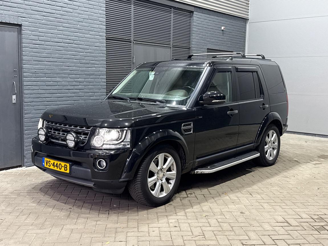 Land Rover Discovery 3.0 TDV6 SE | GRIJS KENTEKEN | Luchtvering | Trekhaak | Stoel+Stuurverwarming | Meridian | Camera | Leder | 19 Inch