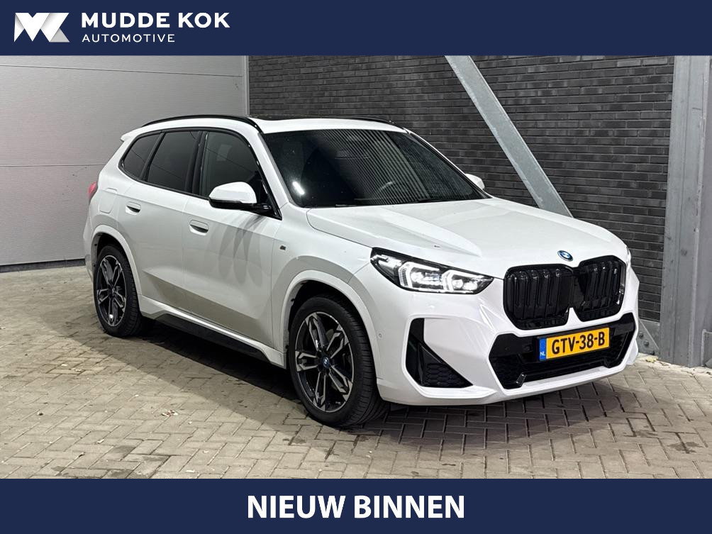 BMW iX1 xDrive30 67 kWh | M Sport | Harman/Kardon | Panoramadak | Adaptieve LED | Elektrische Sportstoelen | Keyless