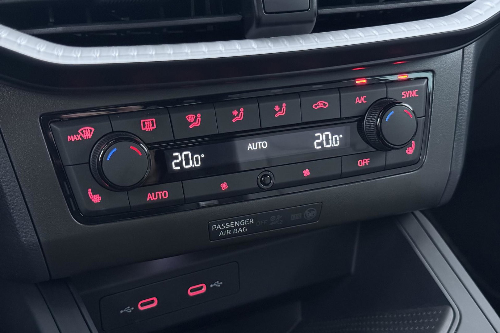 SEAT Ibiza 1.0 EcoTSI FR Business Connect | ACC | Stoelverwarming | Camera | Blind Spot | Keyless | Getint Glas | 18 Inch
