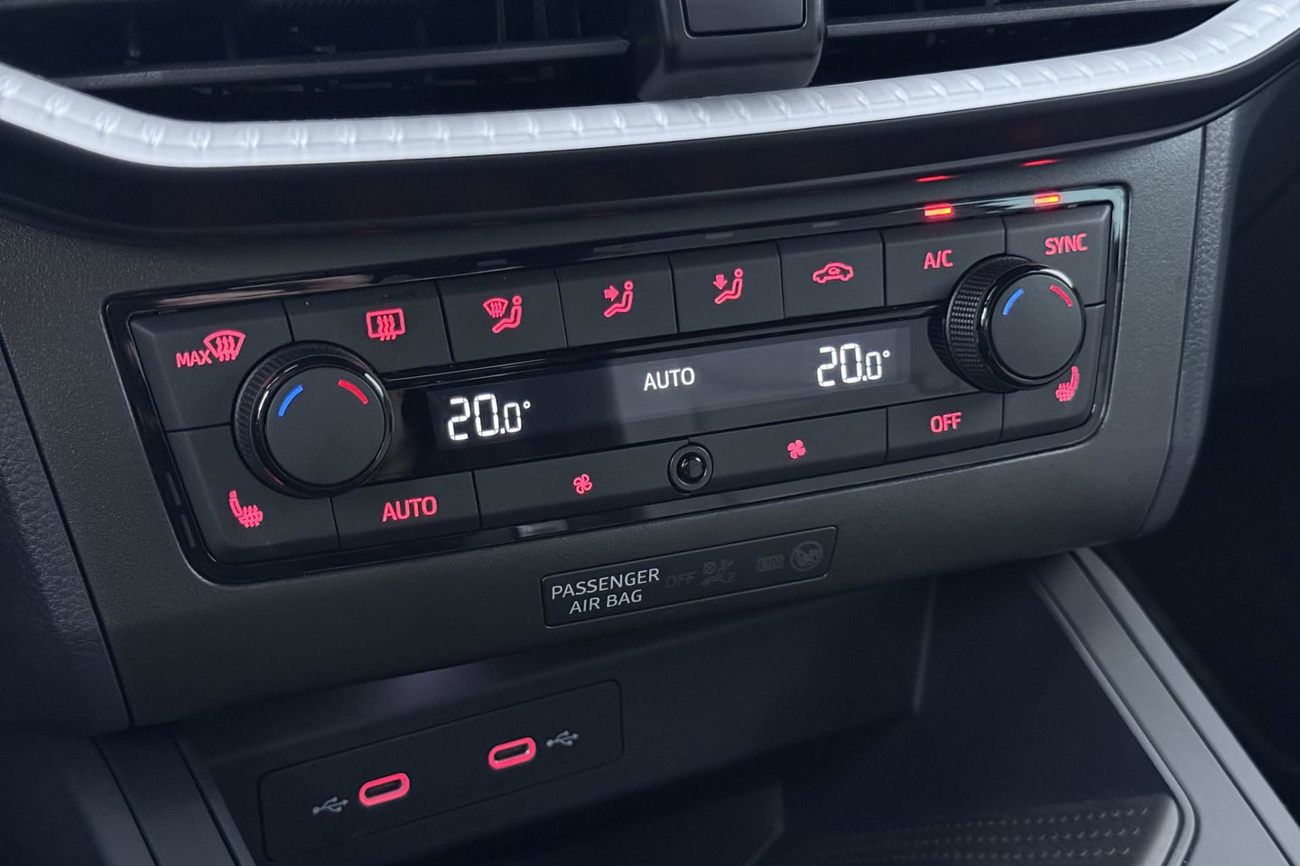 SEAT Ibiza 1.0 EcoTSI FR Business Connect | ACC | Stoelverwarming | Camera | Blind Spot | Keyless | Getint Glas | 18 Inch