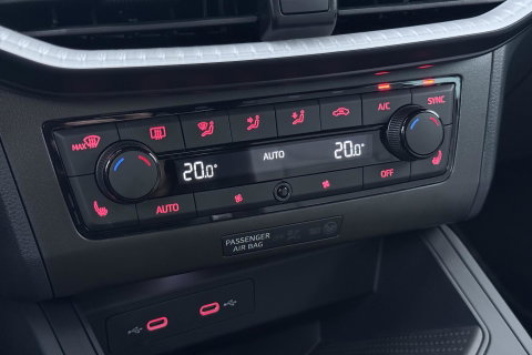 SEAT Ibiza 1.0 EcoTSI FR Business Connect | ACC | Stoelverwarming | Camera | Blind Spot | Keyless | Getint Glas | 18 Inch