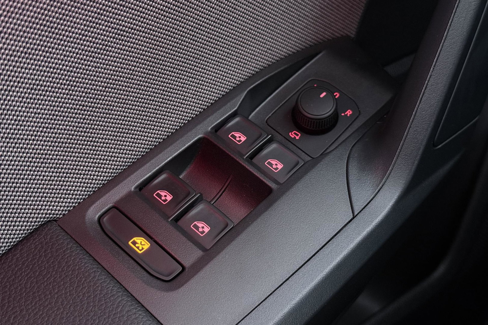 SEAT Ibiza 1.0 EcoTSI FR Business Connect | ACC | Stoelverwarming | Camera | Blind Spot | Keyless | Getint Glas | 18 Inch