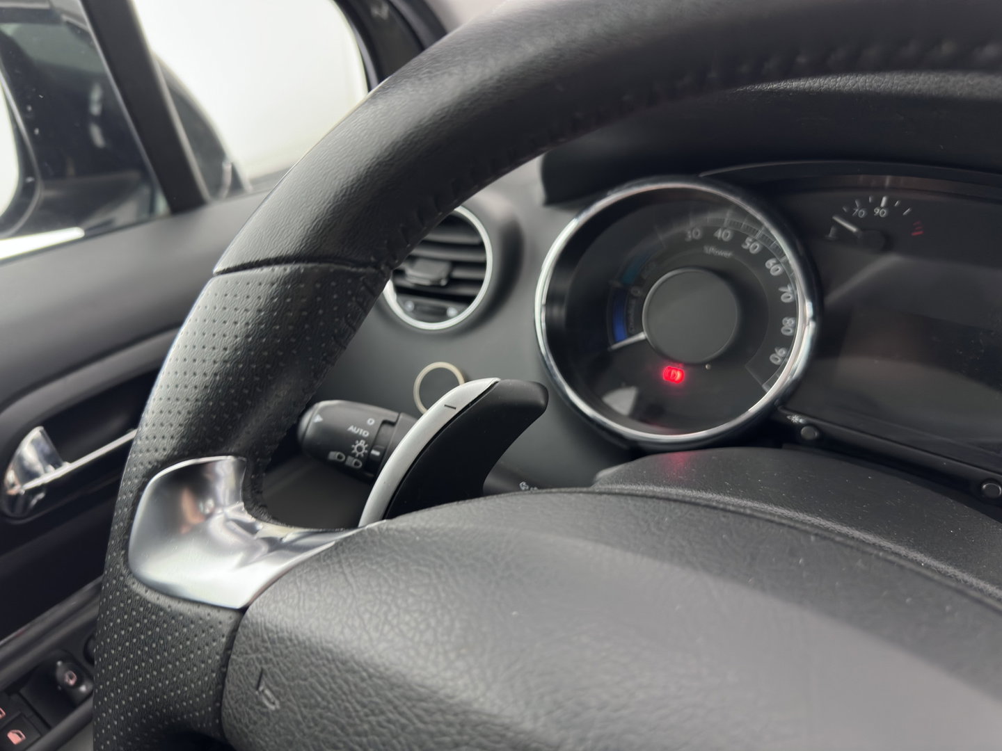 Peugeot 3008 2.0 HDiF HYbrid4 *AUT | NAVI-FULLMAP | LEATHERSEATS | SHIFTPADDLES | PRIVACY-GLASS | ECC | PDC | CRUISE | 16''ALU*