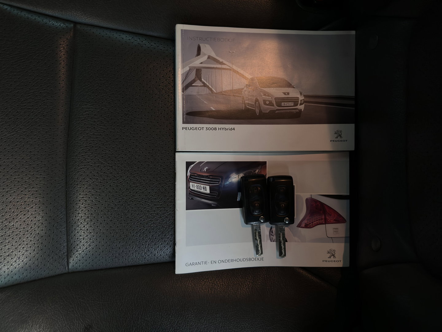 Peugeot 3008 2.0 HDiF HYbrid4 *AUT | NAVI-FULLMAP | LEATHERSEATS | SHIFTPADDLES | PRIVACY-GLASS | ECC | PDC | CRUISE | 16''ALU*