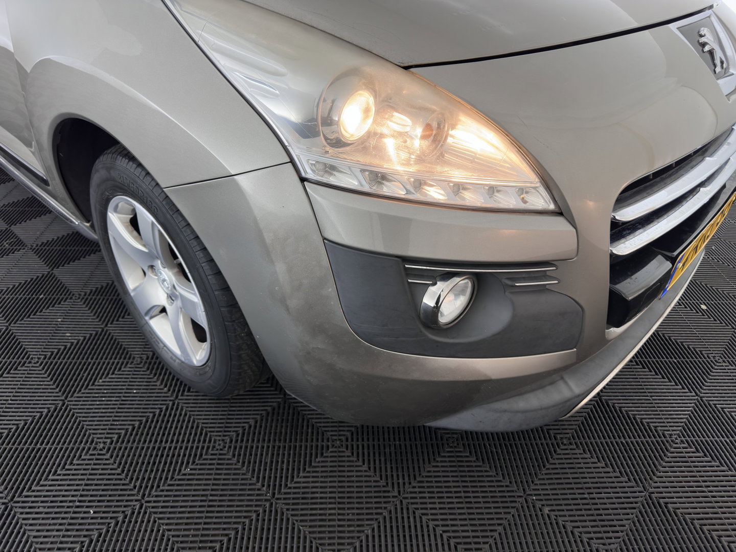 Peugeot 3008 2.0 HDiF HYbrid4 *AUT | NAVI-FULLMAP | LEATHERSEATS | SHIFTPADDLES | PRIVACY-GLASS | ECC | PDC | CRUISE | 16''ALU*