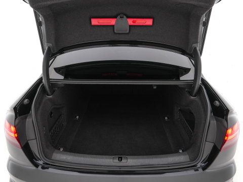 Audi A4 Limousine 35 TFSI S edition Competition *AUT | LEATHER-MICROFIBRE | FULL-LED | SPORTsEATS | KEYLESS | DIGI-COCKPIT | AMBIENT-LIGHT | NAVI-FULLMAP | PRIVACY-GLASS | SHIFT-PADDLES | ECC | PDC | CRUISE | TOWBAR | 18''ALU*