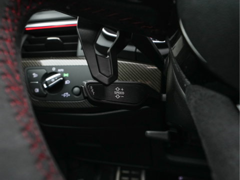 Audi A4 Limousine 35 TFSI S edition Competition *AUT | LEATHER-MICROFIBRE | FULL-LED | SPORTsEATS | KEYLESS | DIGI-COCKPIT | AMBIENT-LIGHT | NAVI-FULLMAP | PRIVACY-GLASS | SHIFT-PADDLES | ECC | PDC | CRUISE | TOWBAR | 18''ALU*