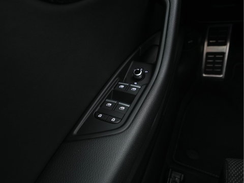 Audi A4 Limousine 35 TFSI S edition Competition *AUT | LEATHER-MICROFIBRE | FULL-LED | SPORTsEATS | KEYLESS | DIGI-COCKPIT | AMBIENT-LIGHT | NAVI-FULLMAP | PRIVACY-GLASS | SHIFT-PADDLES | ECC | PDC | CRUISE | TOWBAR | 18''ALU*