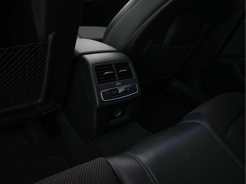 Audi A4 Limousine 35 TFSI S edition Competition *AUT | LEATHER-MICROFIBRE | FULL-LED | SPORTsEATS | KEYLESS | DIGI-COCKPIT | AMBIENT-LIGHT | NAVI-FULLMAP | PRIVACY-GLASS | SHIFT-PADDLES | ECC | PDC | CRUISE | TOWBAR | 18''ALU*