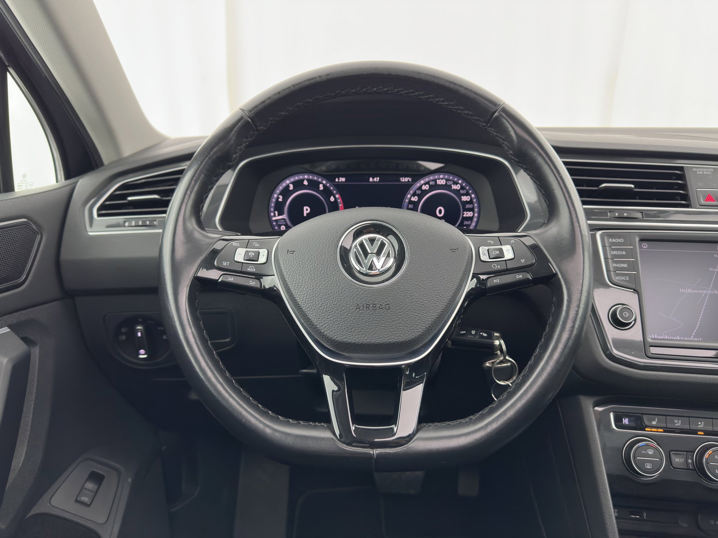 Volkswagen Tiguan 1.4 TSI ACT Highline *AUT | PANO | ADAPTIVE-CRUISE | FULL-LED | VIRTUAL-COCKPIT | KEYLESS | DAB+ | NAVI-FULLMAP | COMFORT-SEATS | ECC | PDC | 18INCH | TOWBAR*