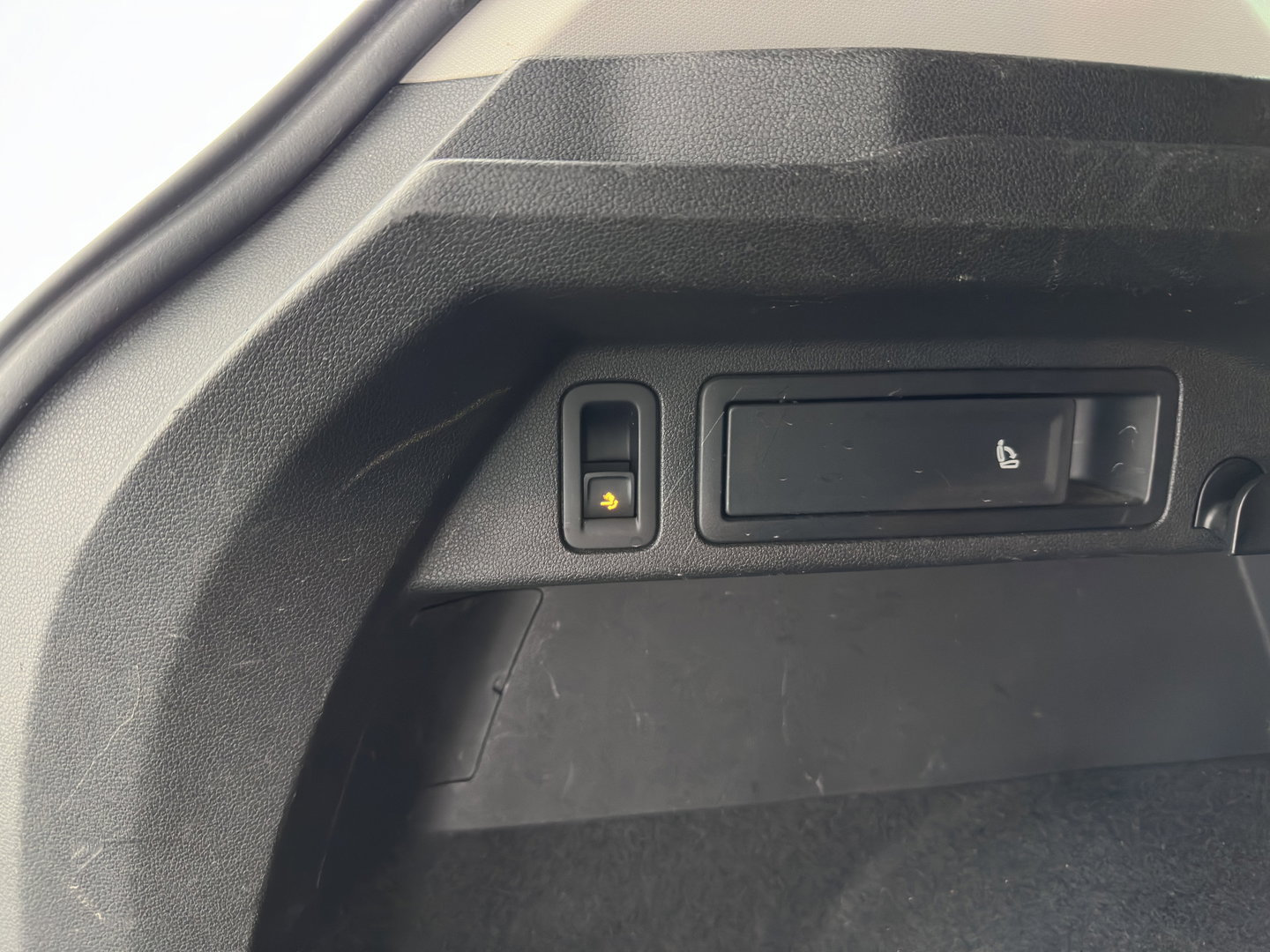 Volkswagen Tiguan 1.4 TSI ACT Highline *AUT | PANO | ADAPTIVE-CRUISE | FULL-LED | VIRTUAL-COCKPIT | KEYLESS | DAB+ | NAVI-FULLMAP | COMFORT-SEATS | ECC | PDC | 18INCH | TOWBAR*