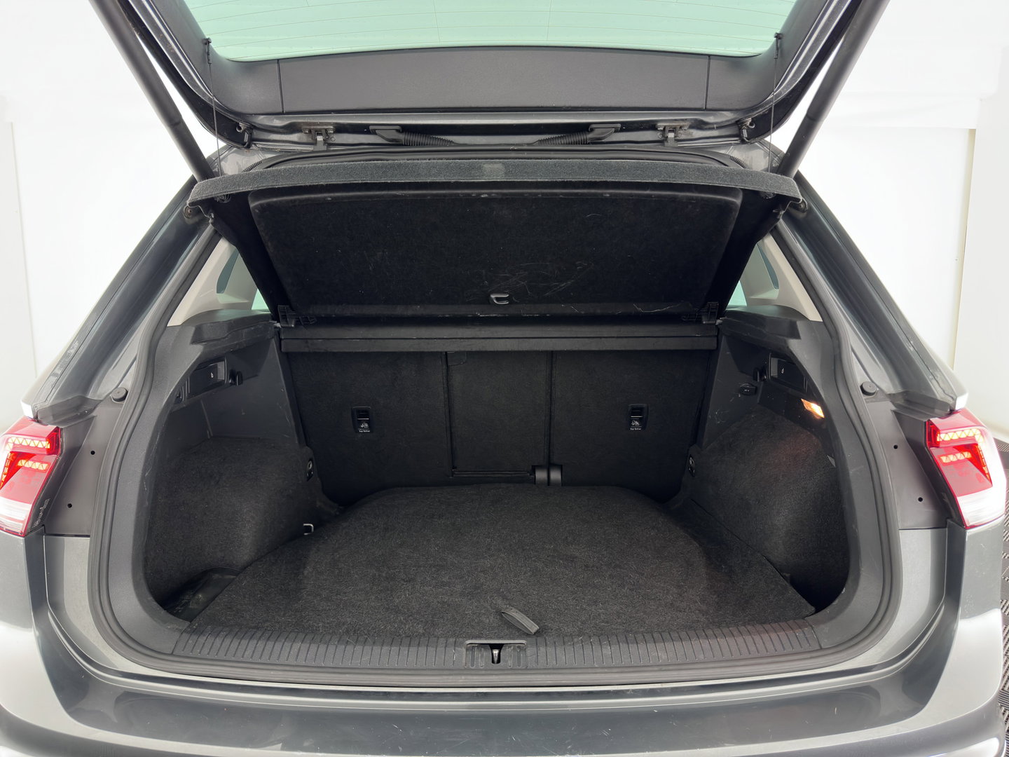 Volkswagen Tiguan 1.4 TSI ACT Highline *AUT | PANO | ADAPTIVE-CRUISE | FULL-LED | VIRTUAL-COCKPIT | KEYLESS | DAB+ | NAVI-FULLMAP | COMFORT-SEATS | ECC | PDC | 18INCH | TOWBAR*