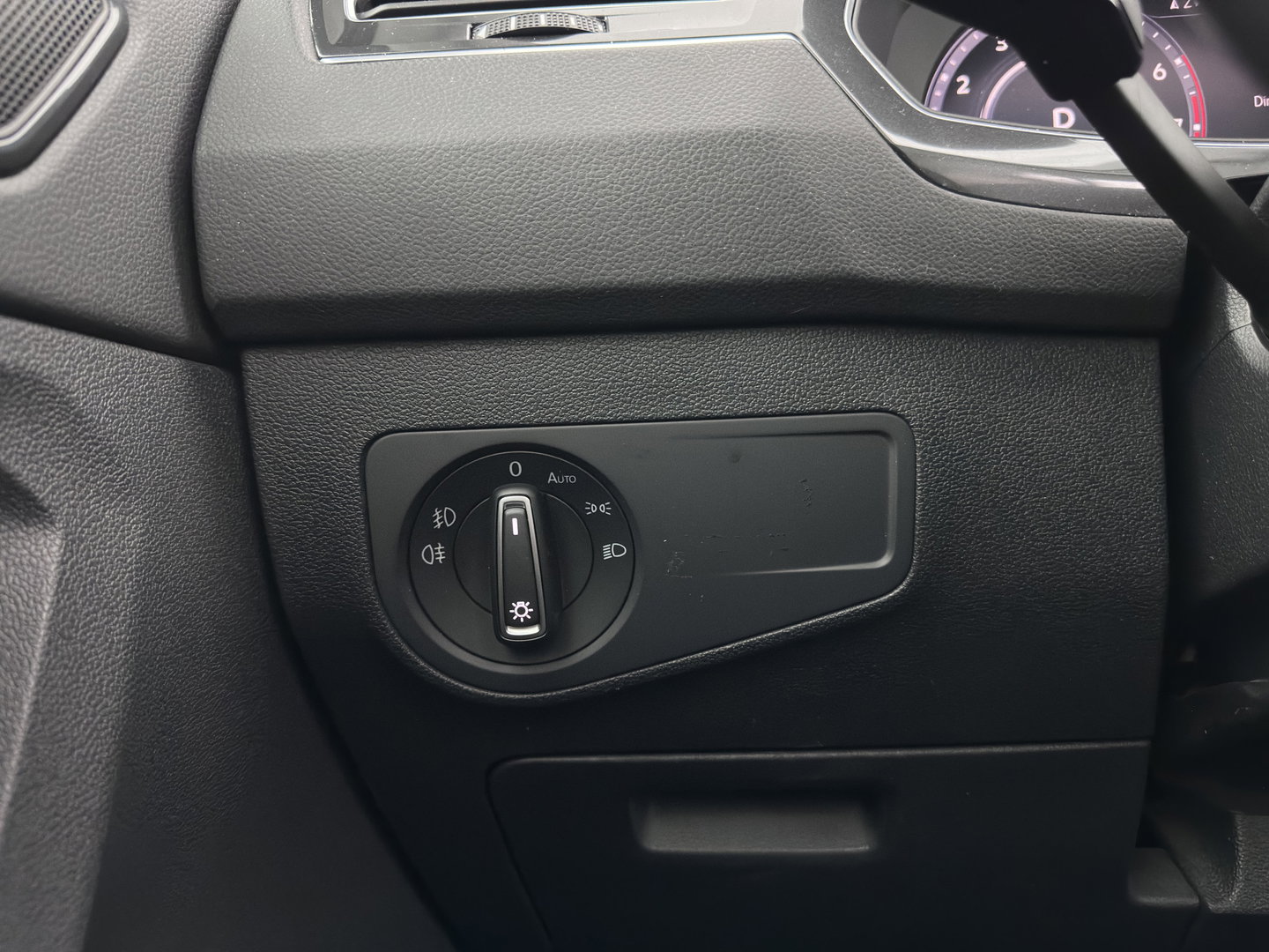Volkswagen Tiguan 1.4 TSI ACT Highline *AUT | PANO | ADAPTIVE-CRUISE | FULL-LED | VIRTUAL-COCKPIT | KEYLESS | DAB+ | NAVI-FULLMAP | COMFORT-SEATS | ECC | PDC | 18INCH | TOWBAR*