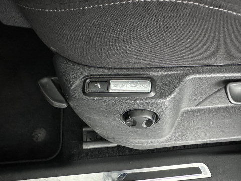Volkswagen Tiguan 1.4 TSI ACT Highline *AUT | PANO | ADAPTIVE-CRUISE | FULL-LED | VIRTUAL-COCKPIT | KEYLESS | DAB+ | NAVI-FULLMAP | COMFORT-SEATS | ECC | PDC | 18INCH | TOWBAR*