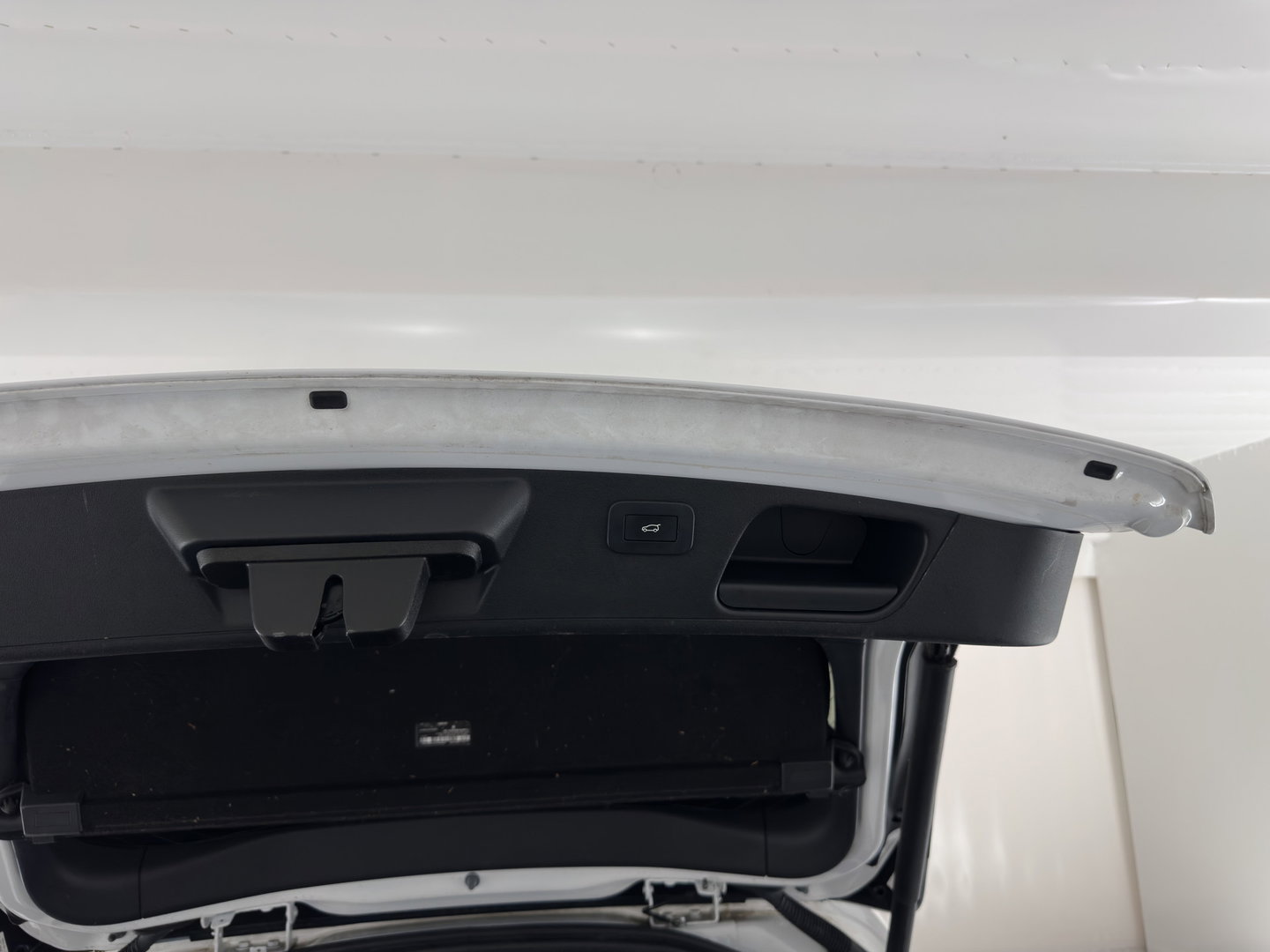 Jaguar E-Pace 1.5 P300e AWD R-Dynamic HSE (Plug-in) {SoH-99%} (INCL-BTW) *LEATHER | FULL-LED | MEMORY-PACK | MERIDIAN-SOUND | BLINDSPOT | CAMERA | NAVI-FULLMAP | HEATED-SPORTSEATS | DAB+ | KEYLESS | ECC | PRIVACY-GLASS |  PDC | CRUISE | SHIFTPADDLES | .