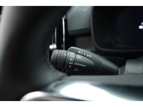 Volvo XC40 Recharge Ultimate 70 kWh | 97% SOH  Pano-dak | Warmte pomp | H&K Audio | Elek. stoelen | Stoel + stuurverw. |
