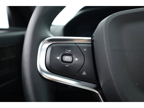 Volvo XC40 Recharge Ultimate 70 kWh | 97% SOH  Pano-dak | Warmte pomp | H&K Audio | Elek. stoelen | Stoel + stuurverw. |