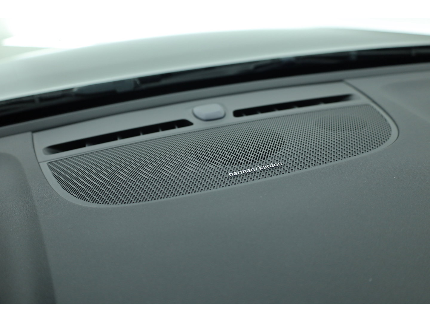 Volvo XC40 Recharge Ultimate 70 kWh | 97% SOH  Pano-dak | Warmte pomp | H&K Audio | Elek. stoelen | Stoel + stuurverw. |