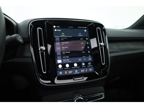 Volvo XC40 Recharge Ultimate 70 kWh | 97% SOH  Pano-dak | Warmte pomp | H&K Audio | Elek. stoelen | Stoel + stuurverw. |