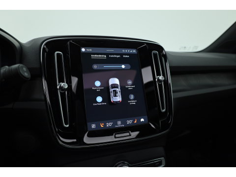 Volvo XC40 Recharge Ultimate 70 kWh | 97% SOH  Pano-dak | Warmte pomp | H&K Audio | Elek. stoelen | Stoel + stuurverw. |
