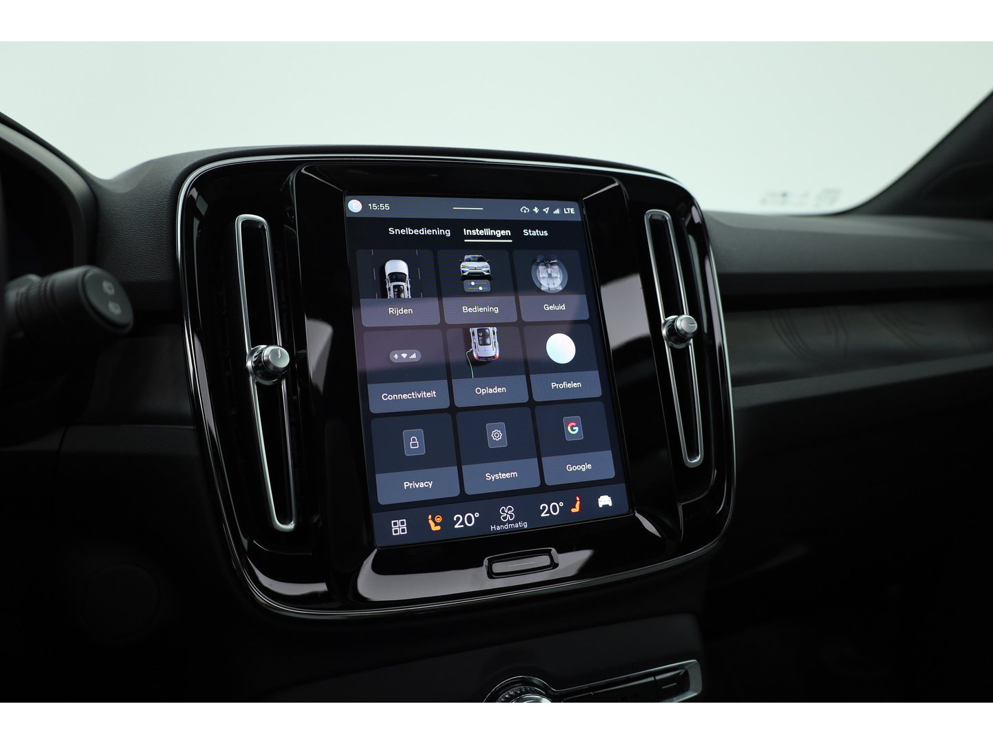 Volvo XC40 Recharge Ultimate 70 kWh | 97% SOH  Pano-dak | Warmte pomp | H&K Audio | Elek. stoelen | Stoel + stuurverw. |
